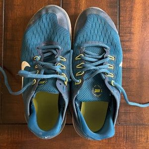 NIKE Free Run Boys Shoes, size 5.5Y